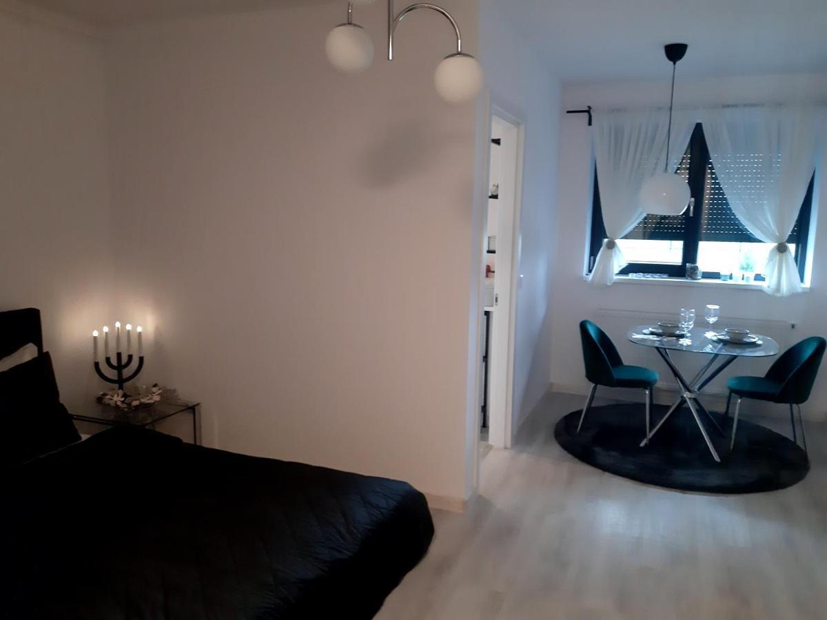 Mia!! Self Check-In!! Apartment บูคาเรสต์ ภายนอก รูปภาพ