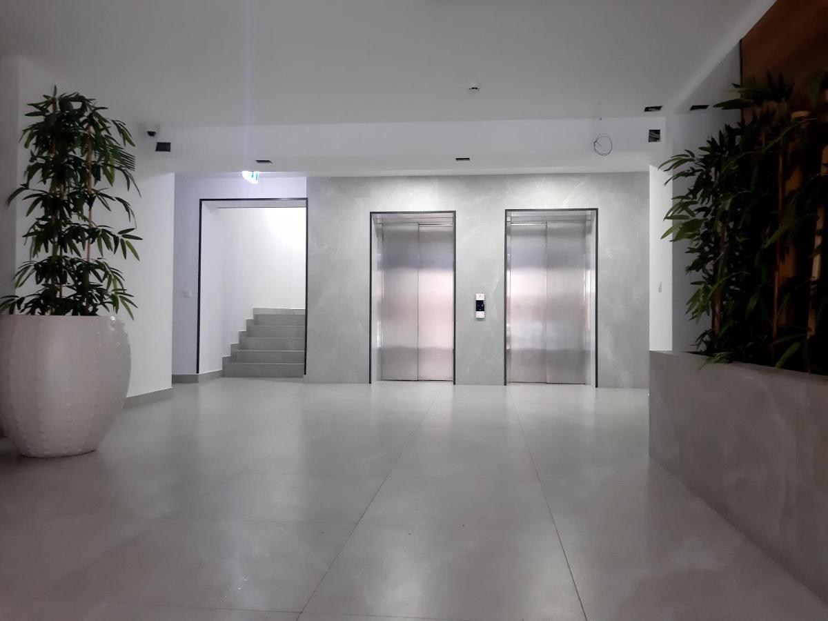 Mia!! Self Check-In!! Apartment บูคาเรสต์ ภายนอก รูปภาพ