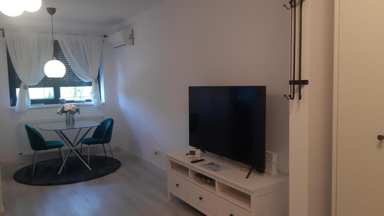 Mia!! Self Check-In!! Apartment บูคาเรสต์ ภายนอก รูปภาพ
